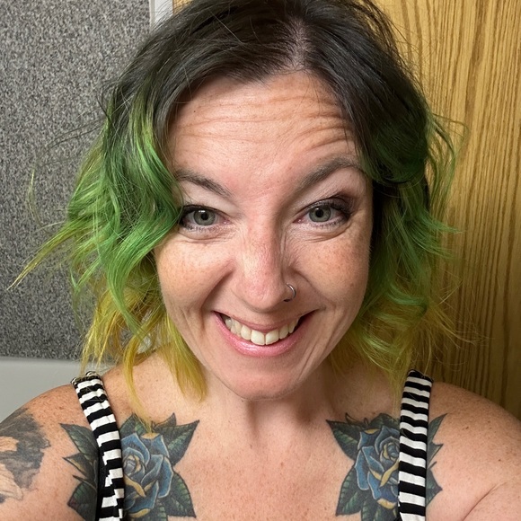 Meet your Posher, Jacqueline - Picture 2 of 3